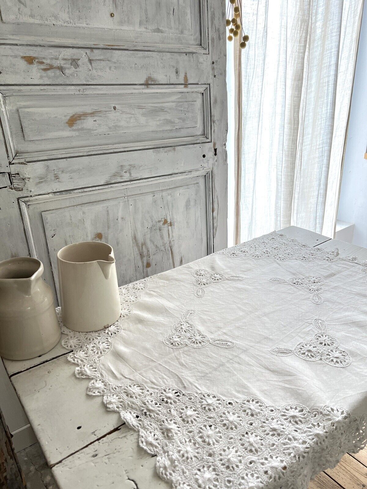 Vintage French EMBROIDERED filet lace LINEN tea TABLECLOTH c1930