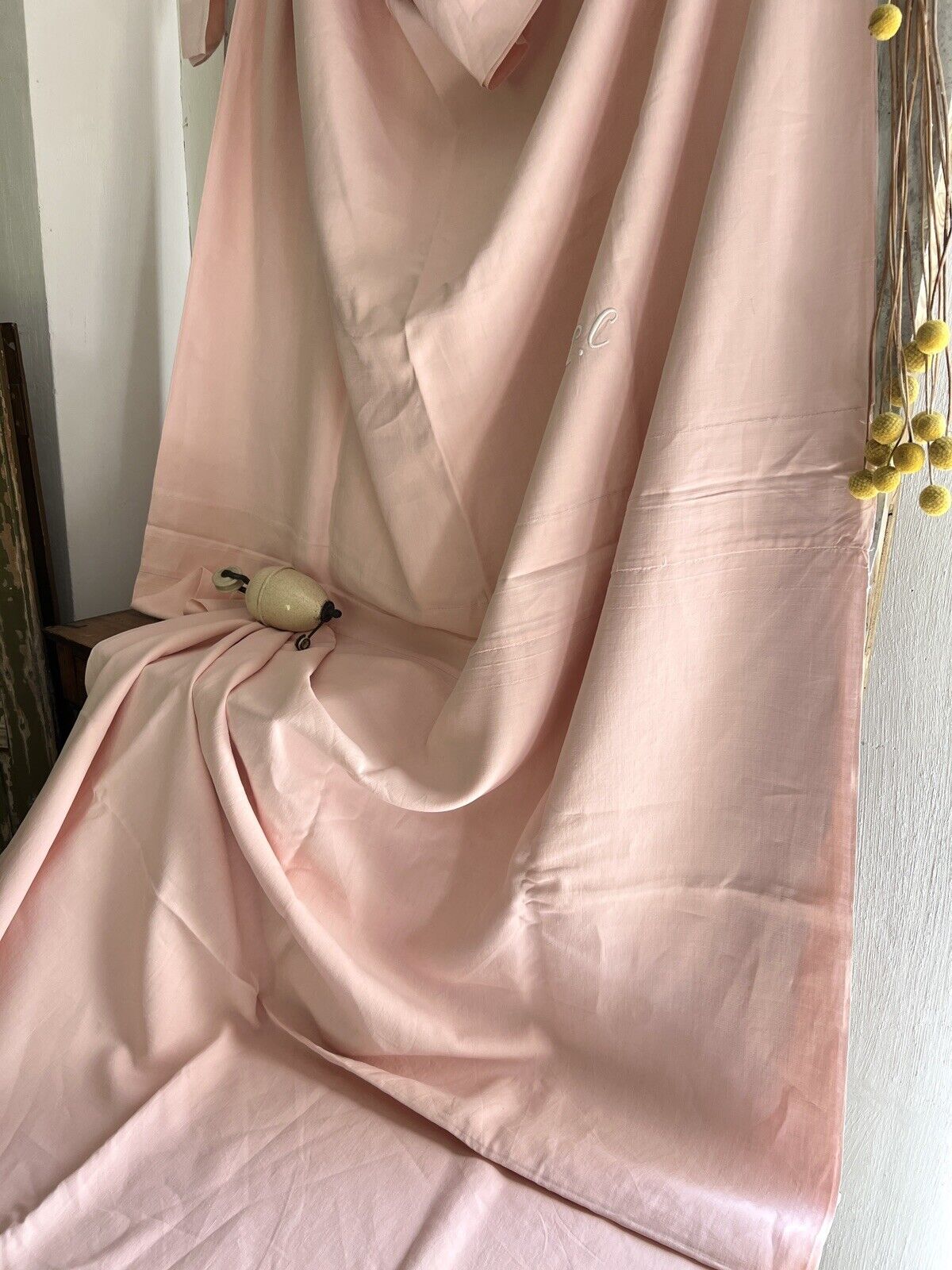 Art Deco French floppy pale pink LINEN FIL sheet CC mono c1930