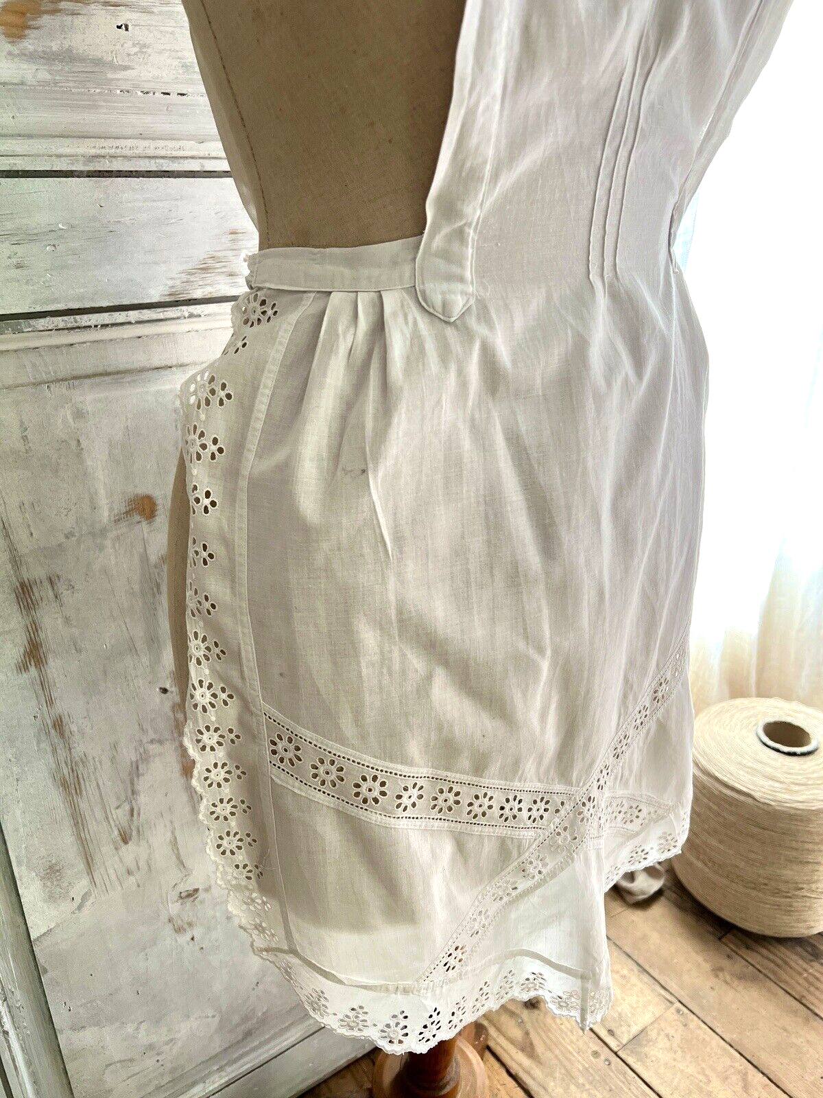 Lot 2 vintage French service APRON work wear cotton BRODERIE ANGLAISE c1950