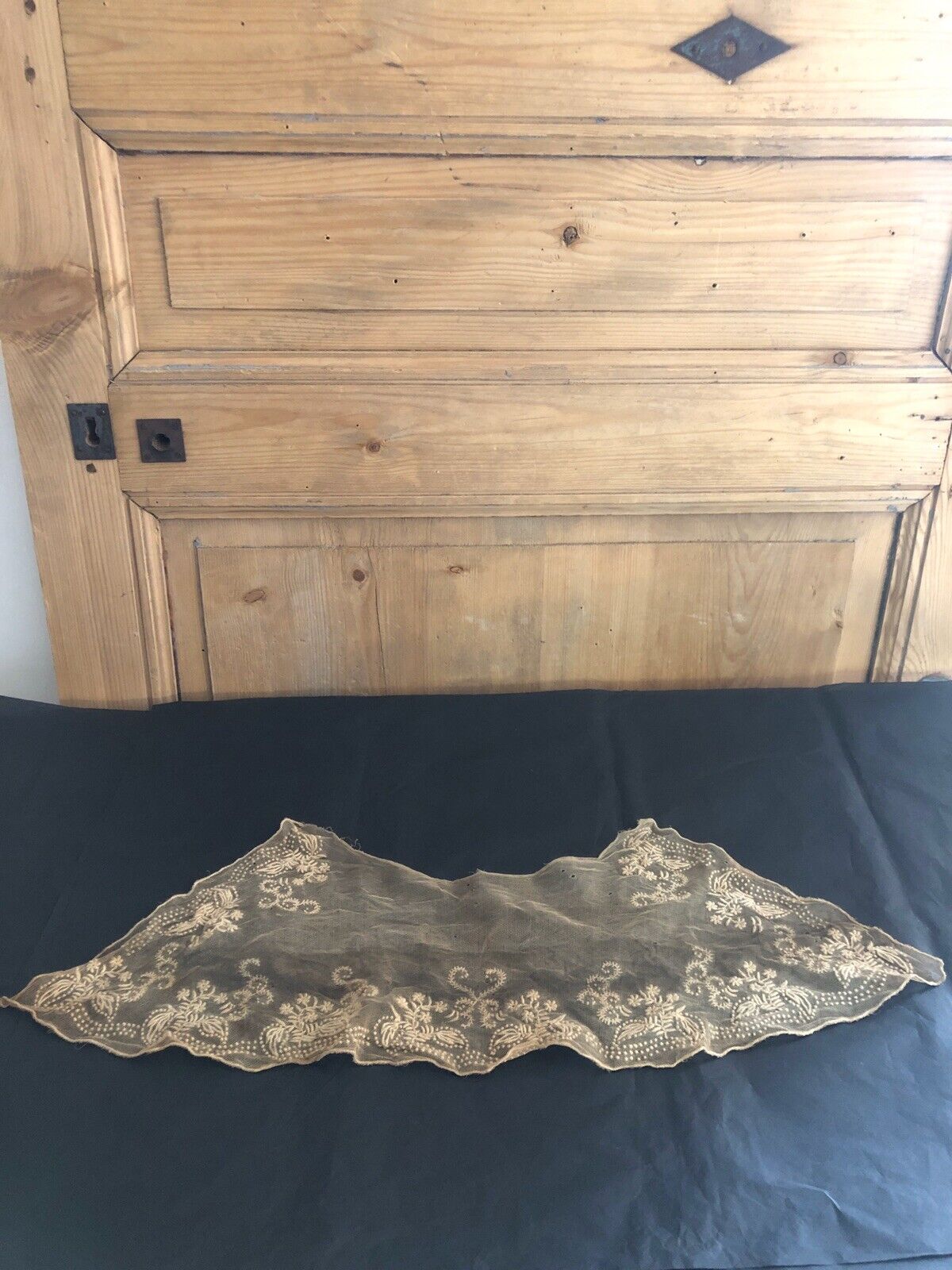 Antique French VAL lace COLLAR c 1880