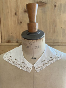 Vintage French linen EMBROIDERED collar c1930