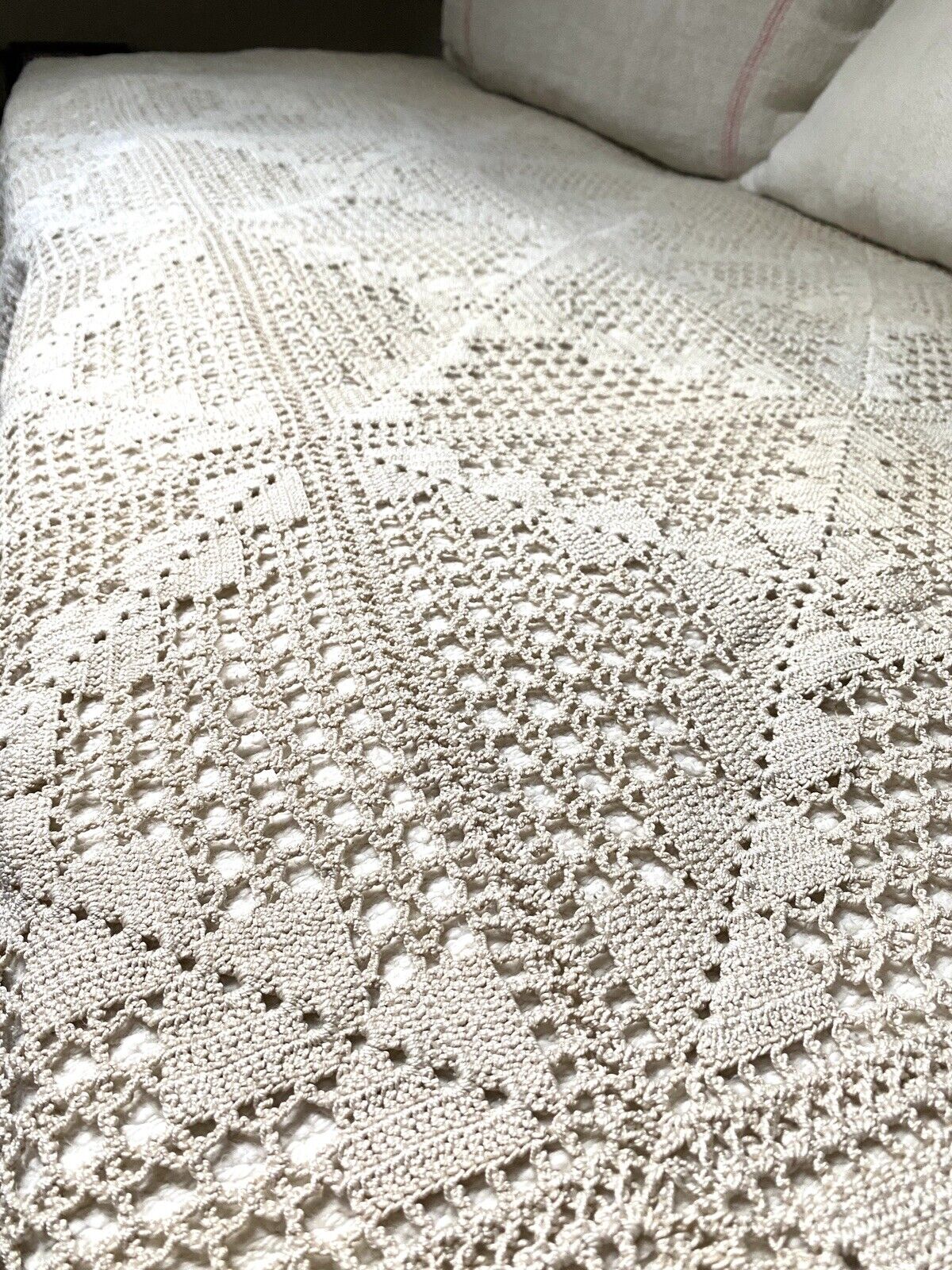 Antique French FILET LACE heavy ECRU cotton BED COVERLET c1920