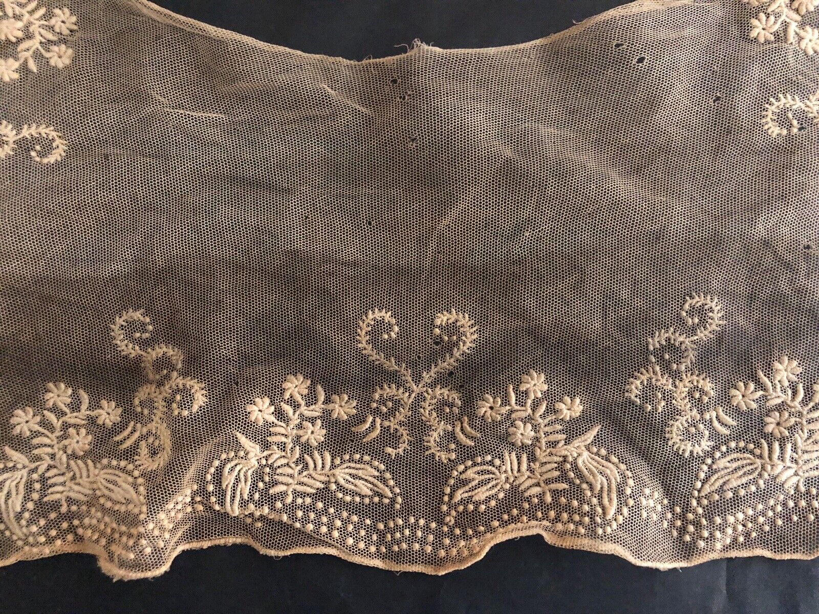 Antique French VAL lace COLLAR c 1880