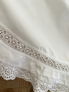 Vintage French LITURGIC VALANCE mantelpiece cotton EYELET LACE entredeux c1950