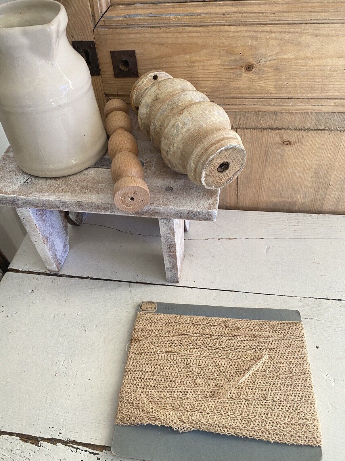 20 y antique French NATURAL deadstock BOBIN LACE cardboard TRIM c1930