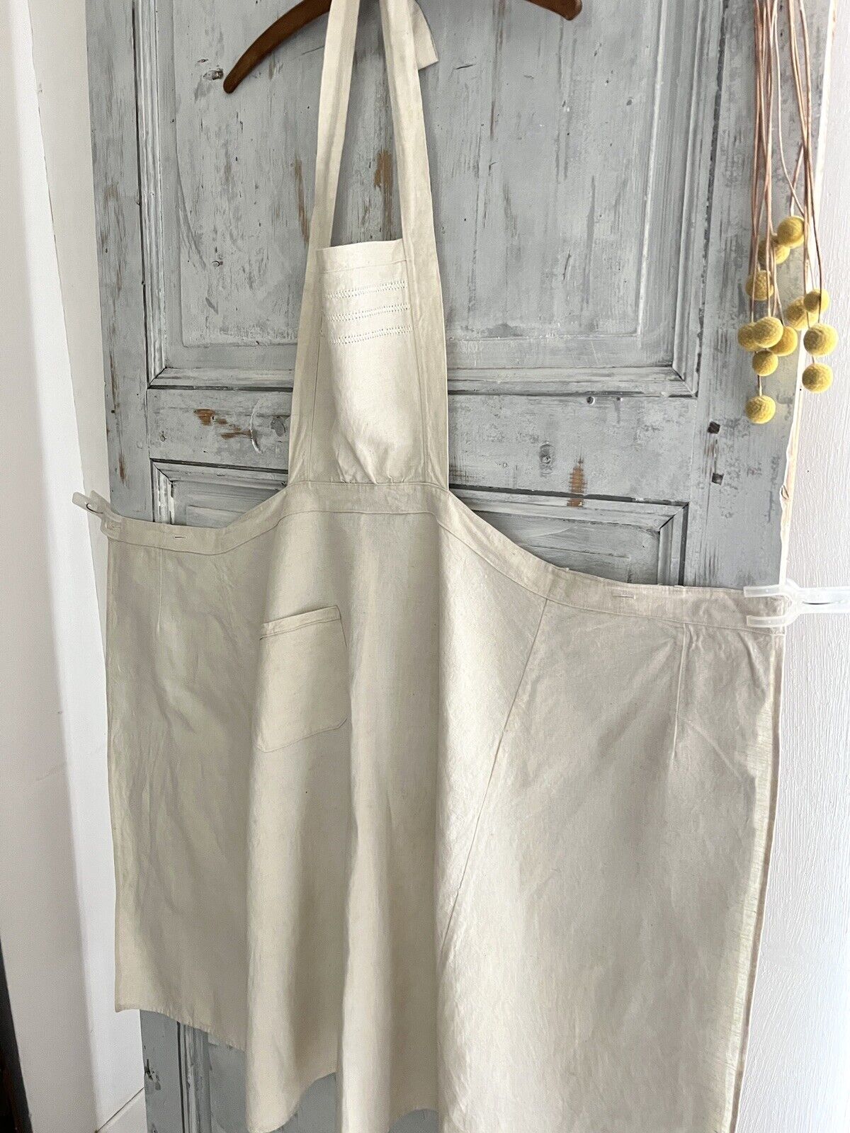 Antique French EMBROIDERED heavy linen cotton NATURAL WORK WEAR APRON c1920