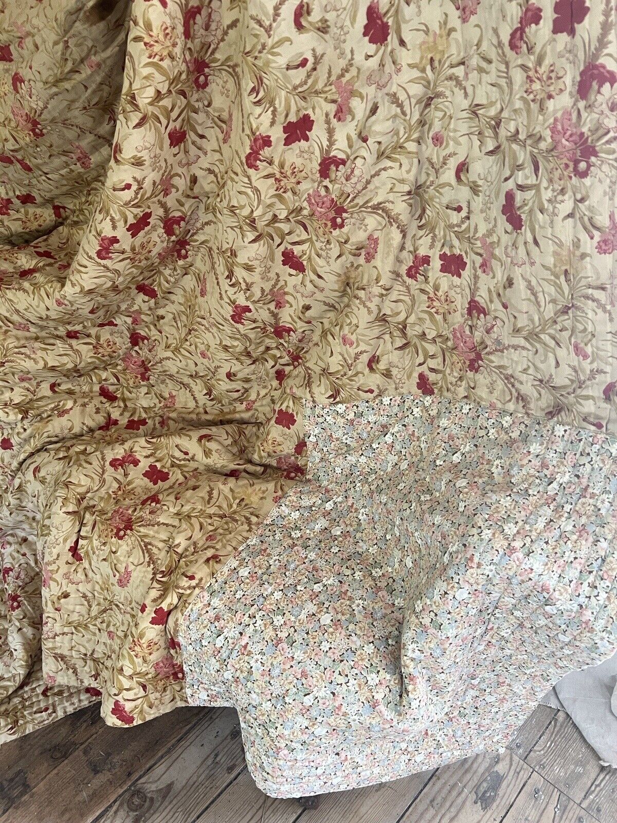 XL antique French floral QUILT PATCHED piqué de PROVENCE PINK CARNATIONS c1880