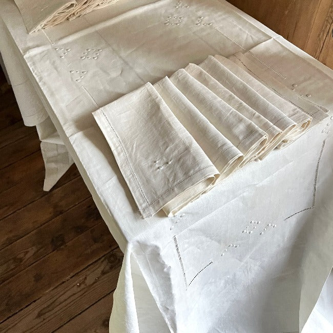 nappe et 13 serviettes brodées fil de lin les toiles blanches c1930