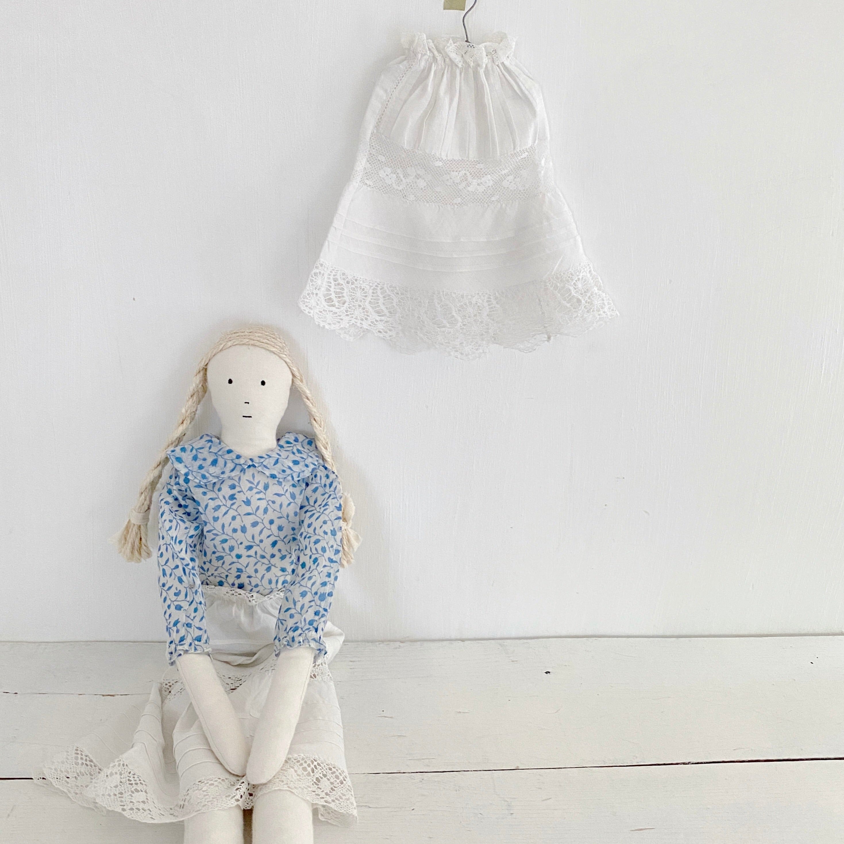 jupon dentelle vintage poupée lin les toiles blanches